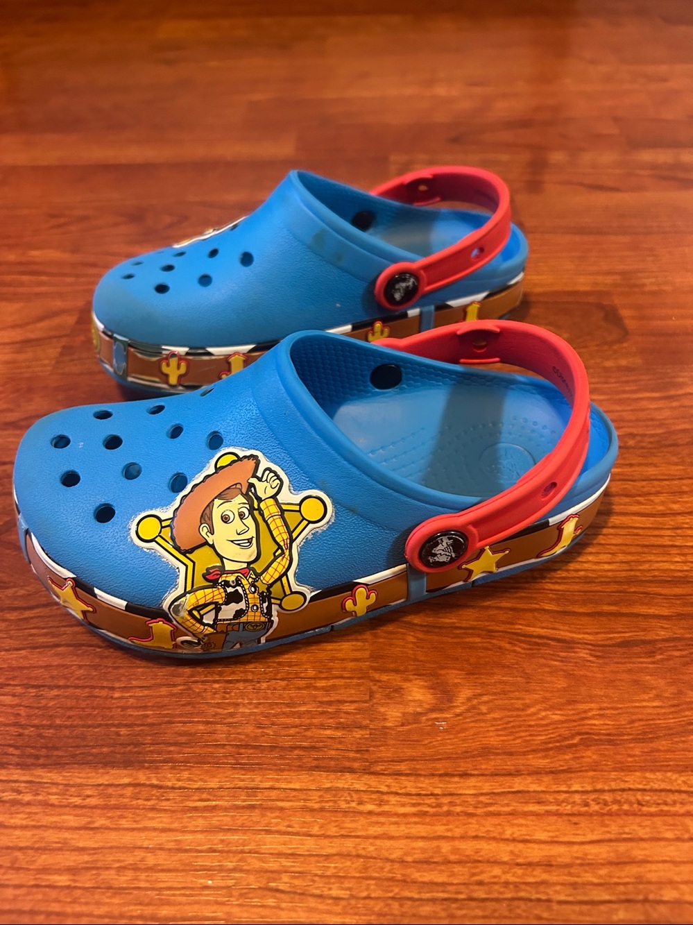 CROCS Disney Woody Character Size J1 - Picture 3 of 9